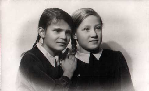 Вера и Мила Лихачевы 1949 год