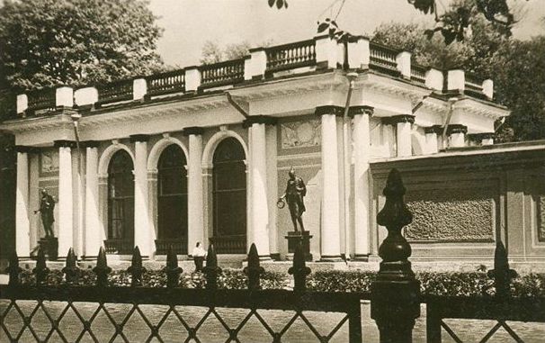 3. Южный павильон. Архитектор К. И. Росси Фото между 1924 и 1937 гг.
